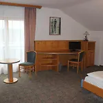Alpenhotel Widderstein فندق ميتلبرغ