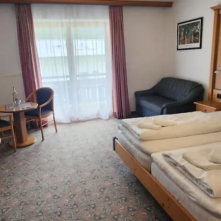 Ξενοδοχείο Alpenhotel Widderstein 3*