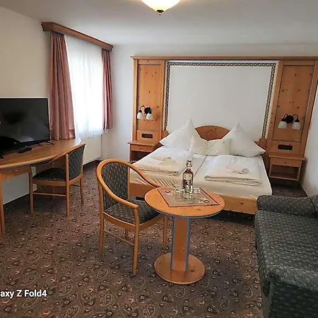 Alpenhotel Widderstein מלון מיטלברג