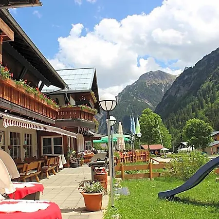 מלון Alpenhotel Widderstein 3*